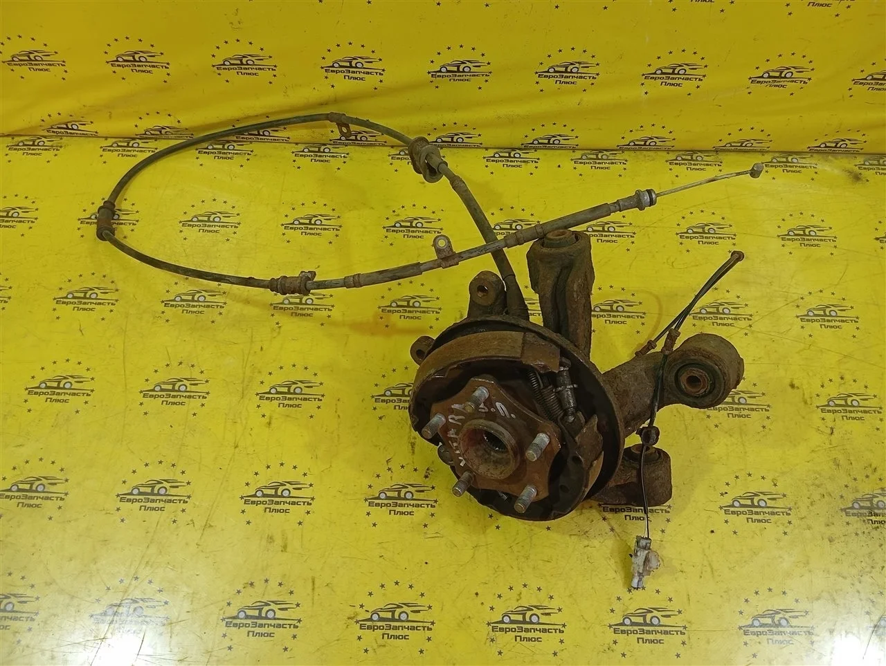 Кулак Suzuki Grand Vitara 2 4611065J00 JT, задний правый