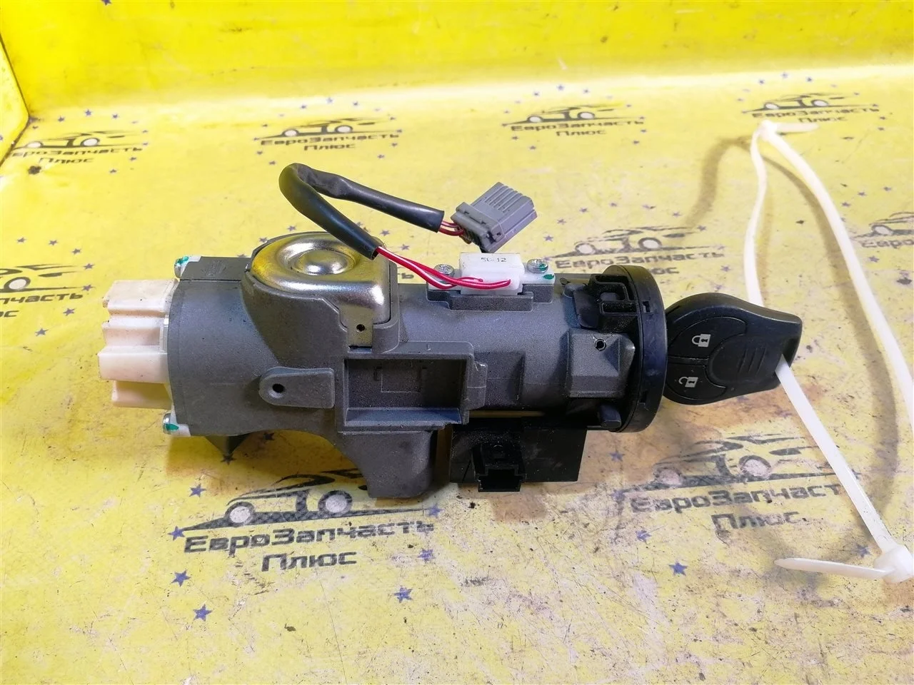 Замок зажигания Nissan Juke 28590C9968 F15