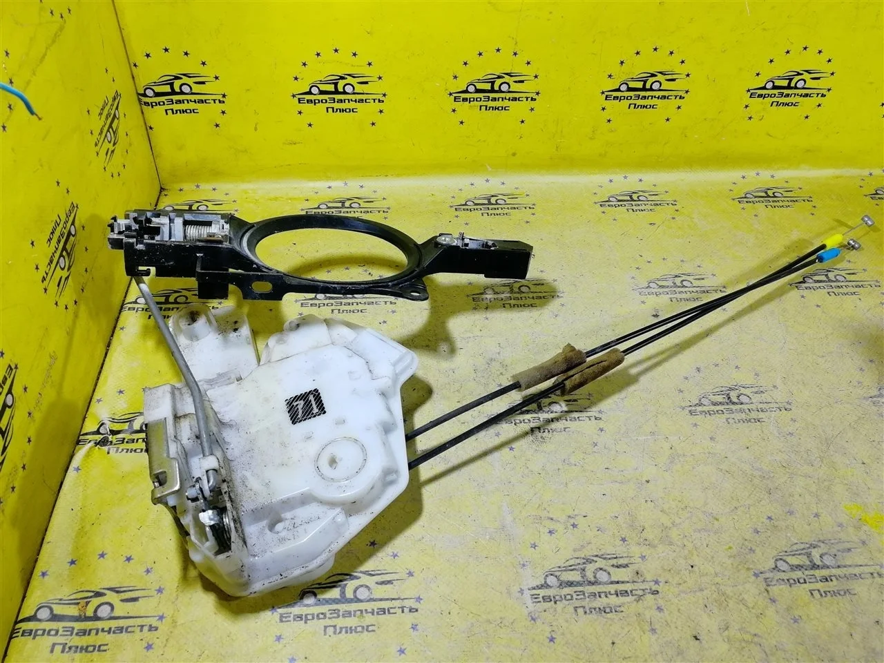 Замок двери Mitsubishi ASX 5715A576 GA, передний правый