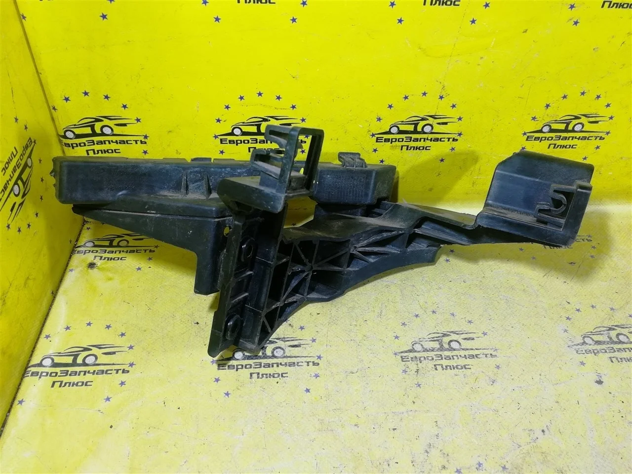 Кронштейн бампера Kia Ceed 2 86518A2000 JD, передний правый