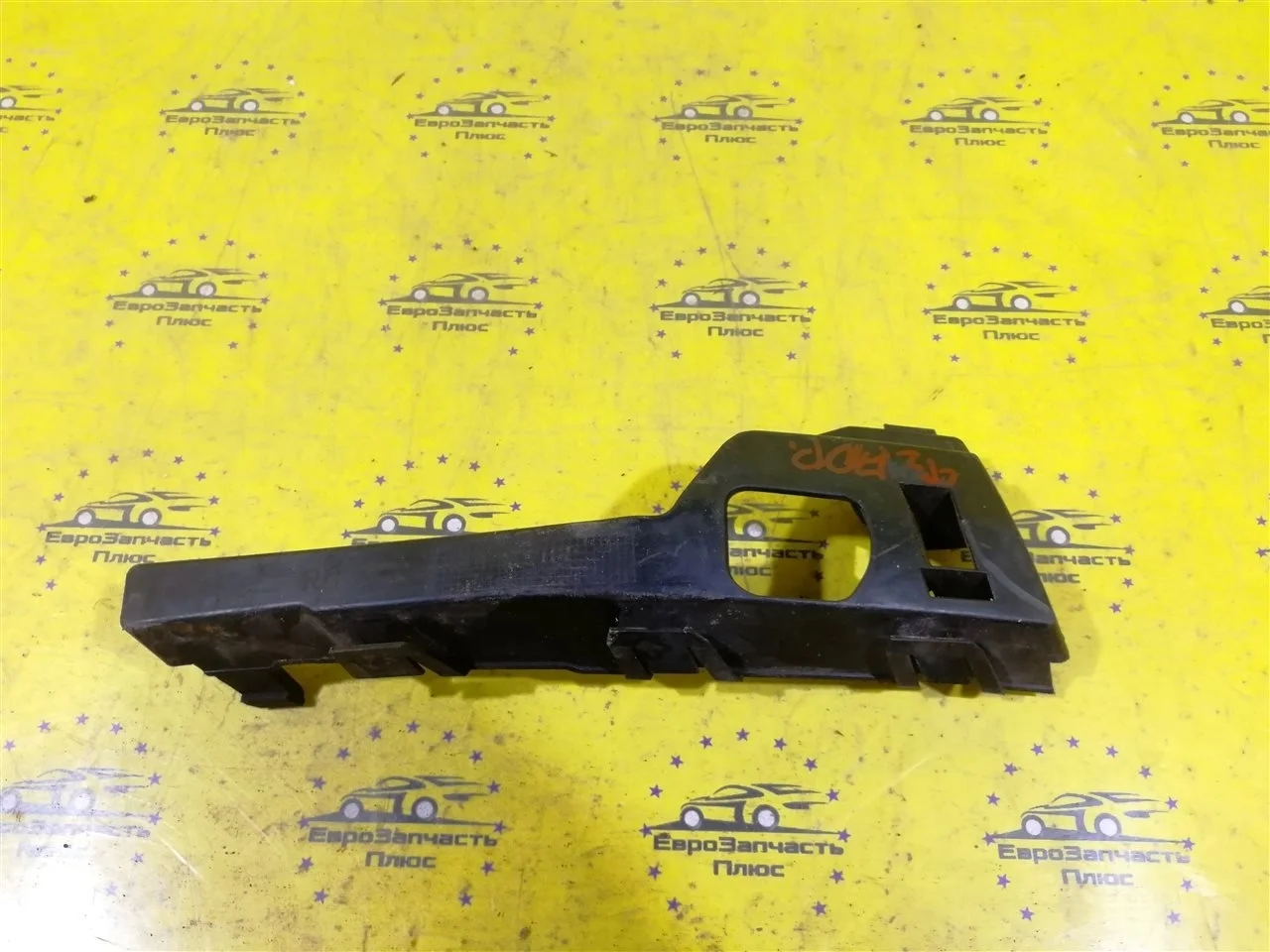 Кронштейн бампера Ford Focus 2 4M5117E856AC, передний правый