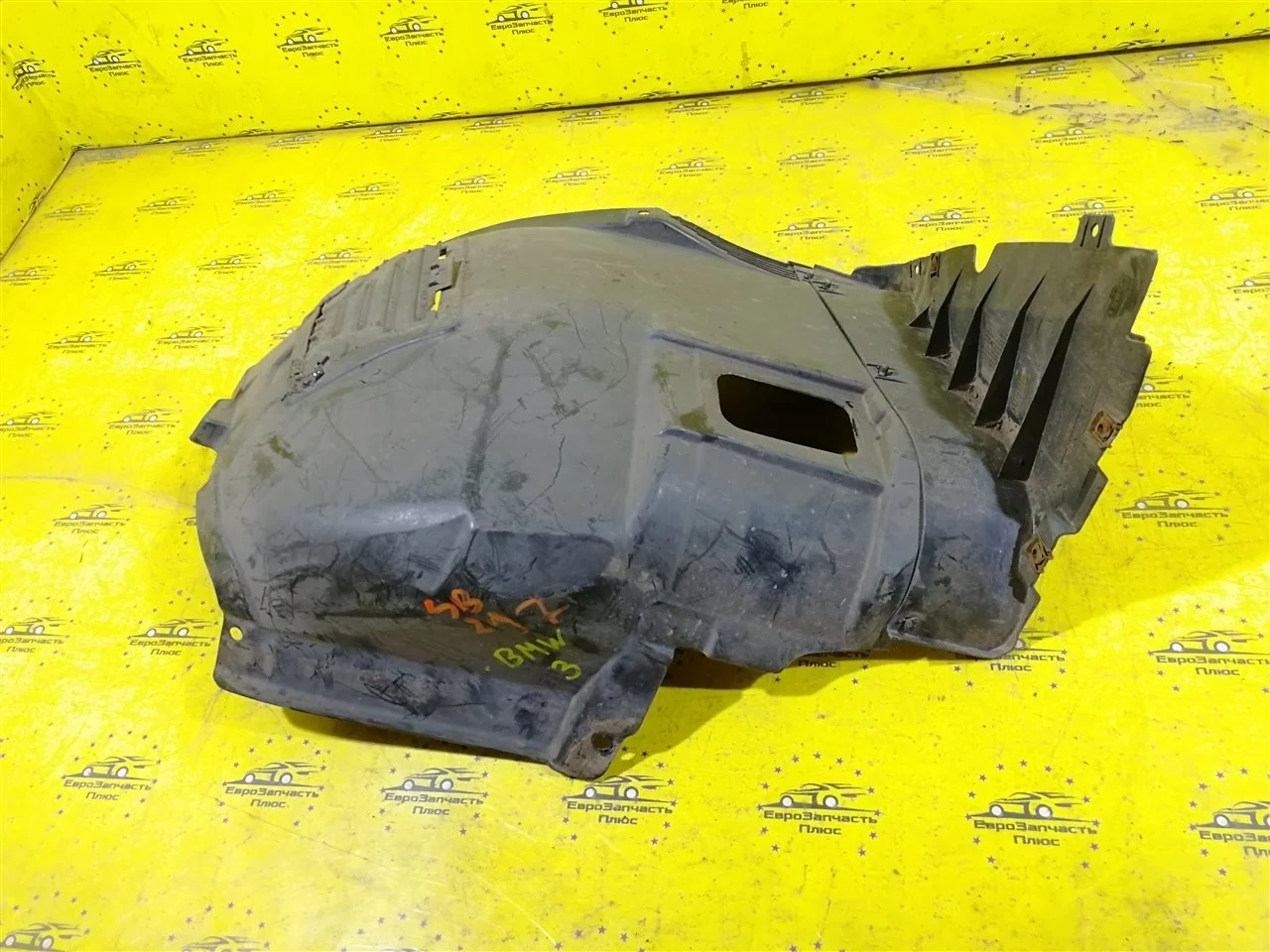 Подкрылок, локер BMW 3 51718040101 E91, передний левый