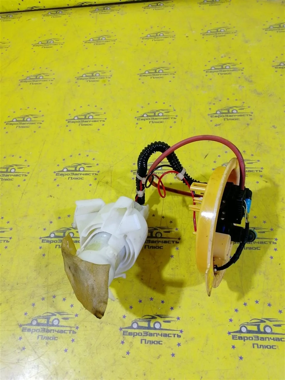 Насос топливный BMW 5 16117260648 F10