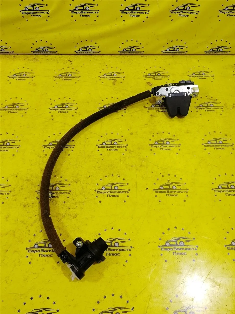 Замок крышки багажника Mercedes-Benz C220 A2047500185 W204