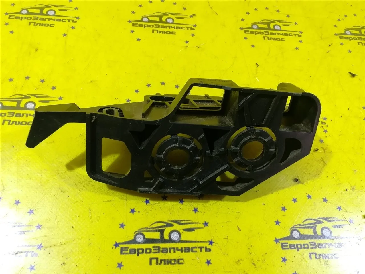 Кронштейн бампера Peugeot 308 9658272480, передний правый