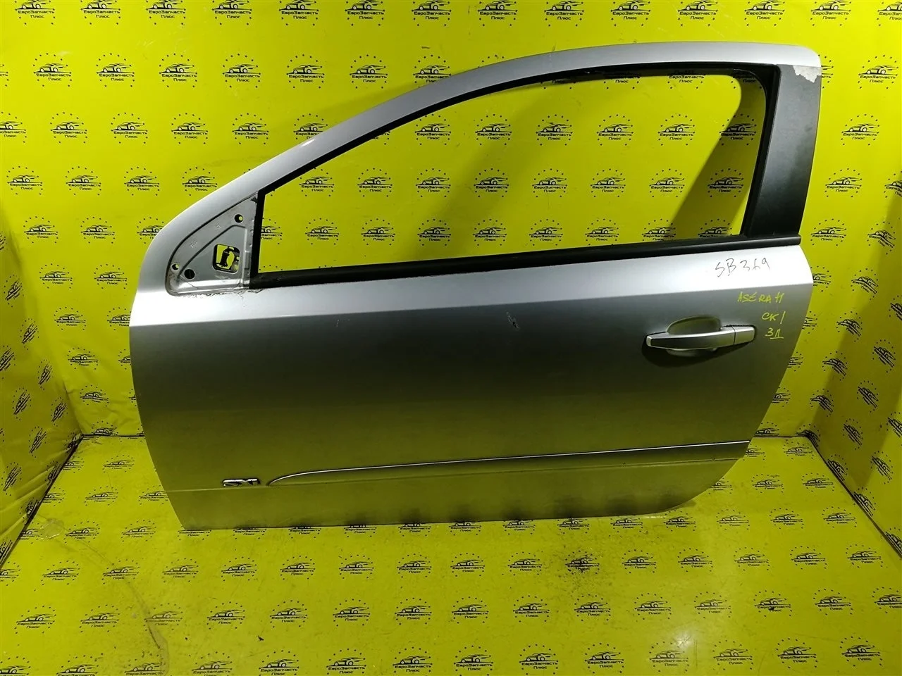 Дверь Opel Astra H GTC 13168043 3D, передняя левая