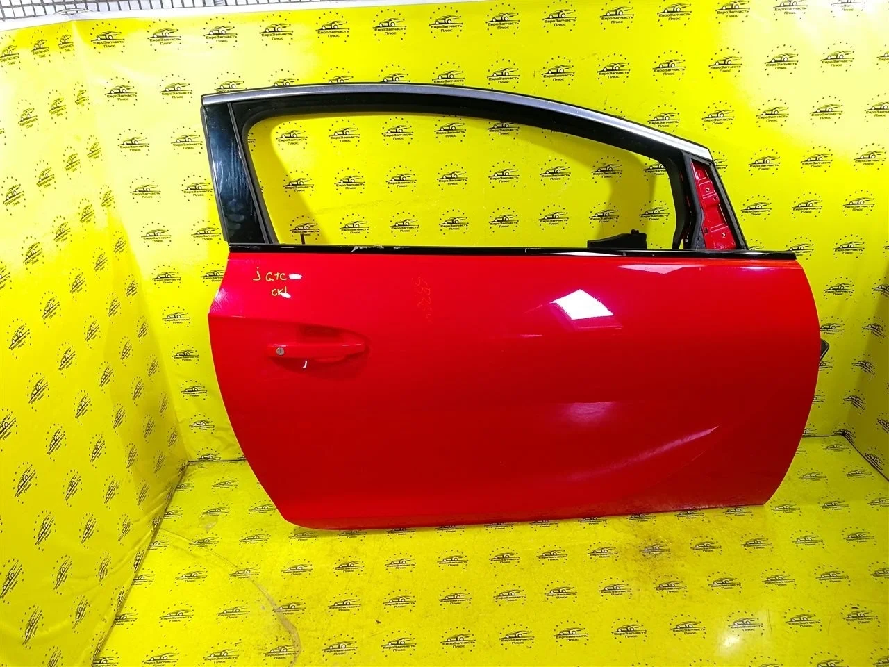 Дверь Opel Astra J GTC 13394361 3D, передняя правая