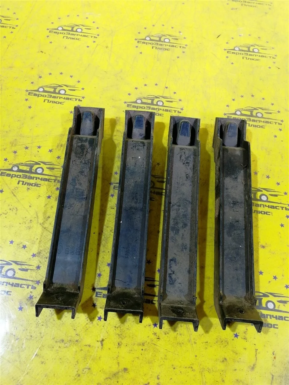 Кронштейн бампера Kia Ceed 1 866851H500 ED, задний