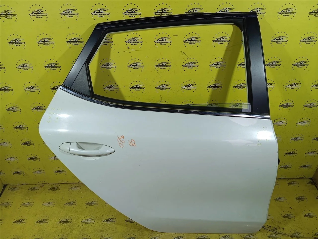 Дверь Kia Ceed 2 77004A2200 JD, задняя правая