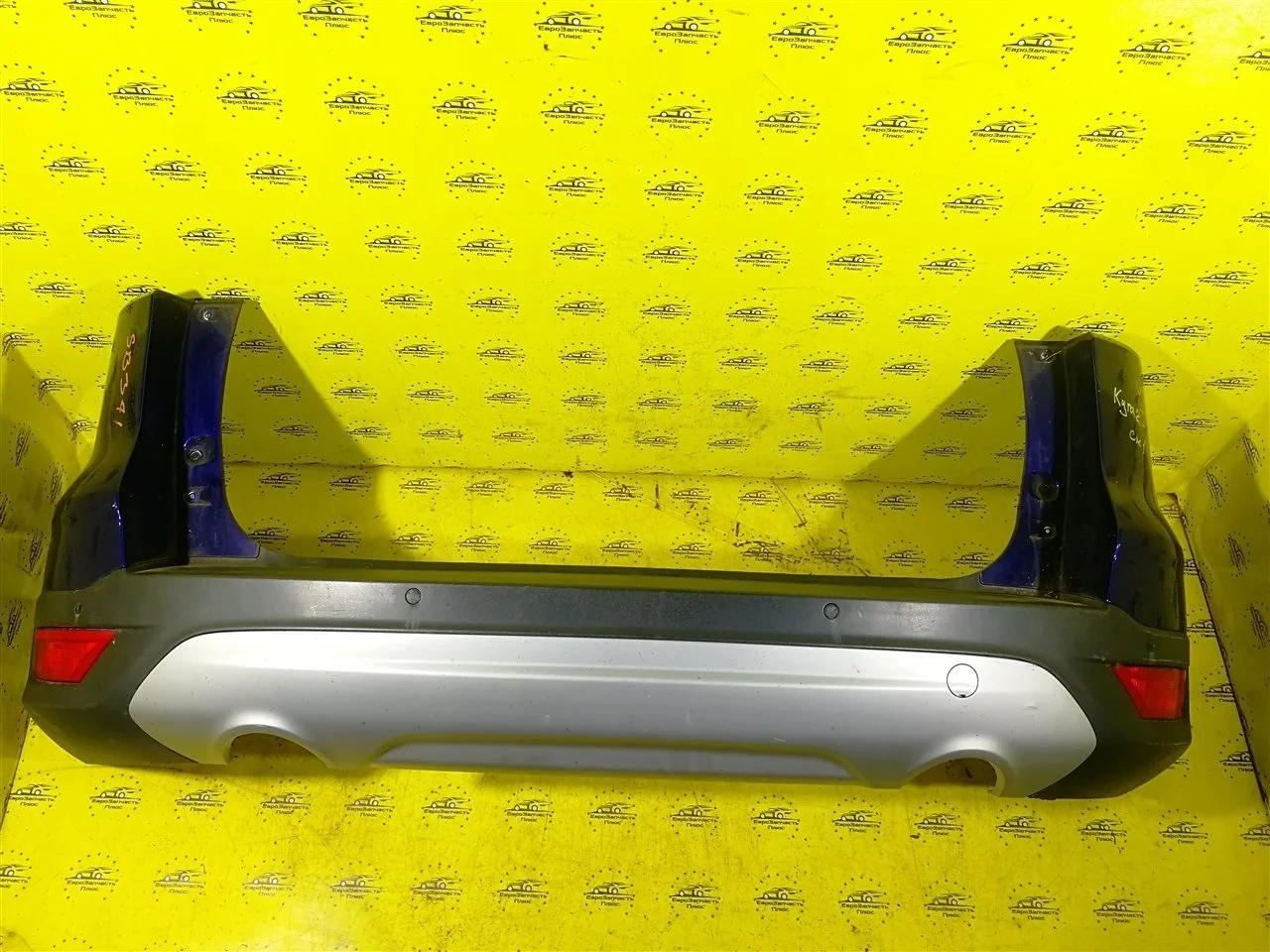 Бампер Ford Kuga 2 1837225 C520, задний