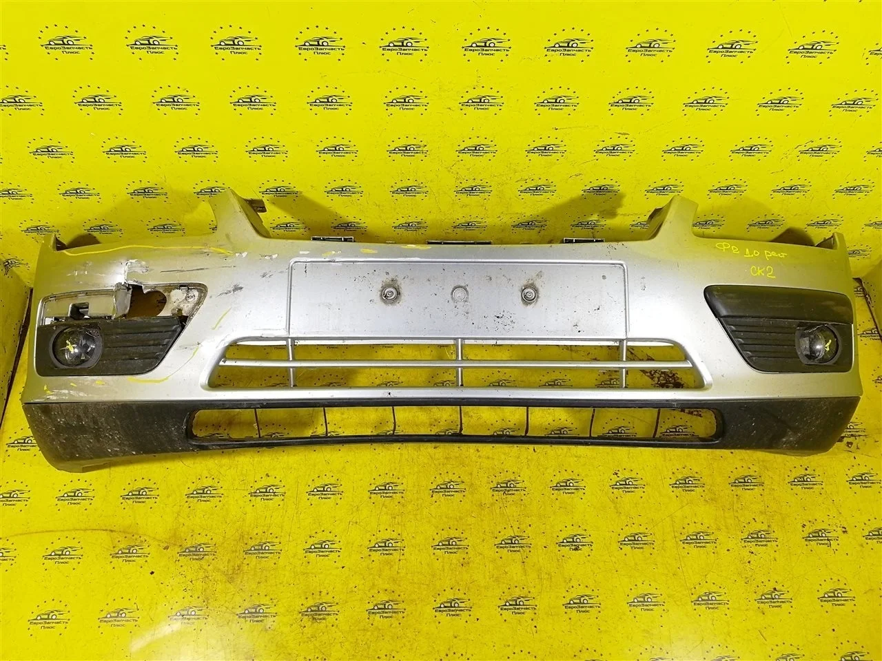 Бампер дефект Ford Focus 2 4M5117757A, передний