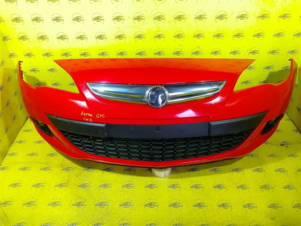 Бампер Opel Astra J GTC 13264551, передний