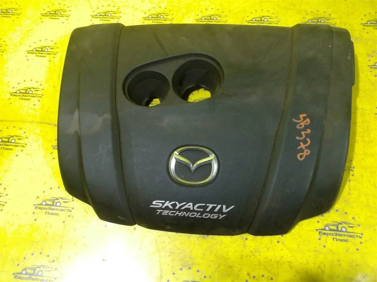 Декоративная крышка двигателя Mazda 6 PE11102F0 GJ