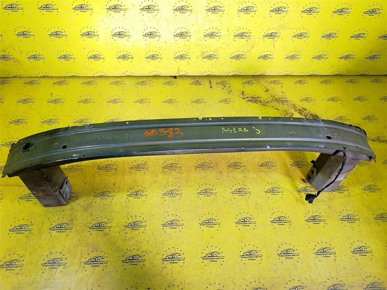 Усилитель бампера Opel Astra 13259739 J, передний