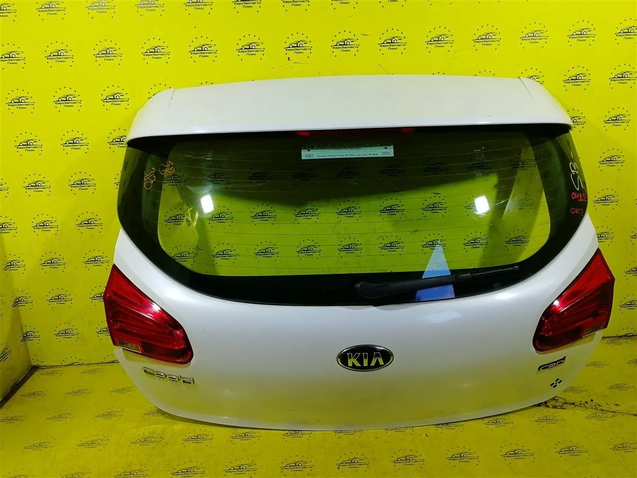 Крышка багажника Kia Ceed 2 73700A2000 JD