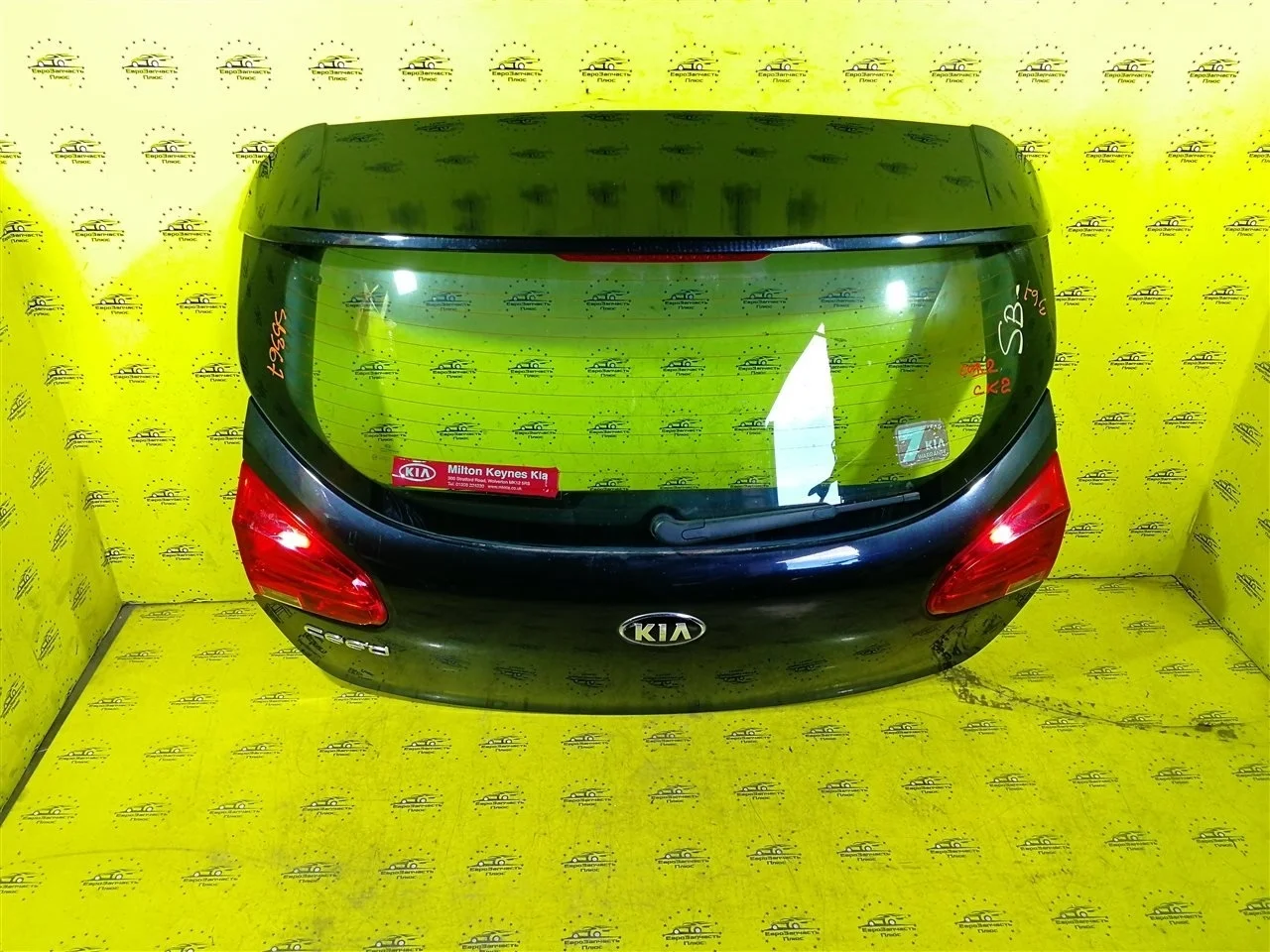 Крышка багажника Kia Ceed 2 73700A2000 JD