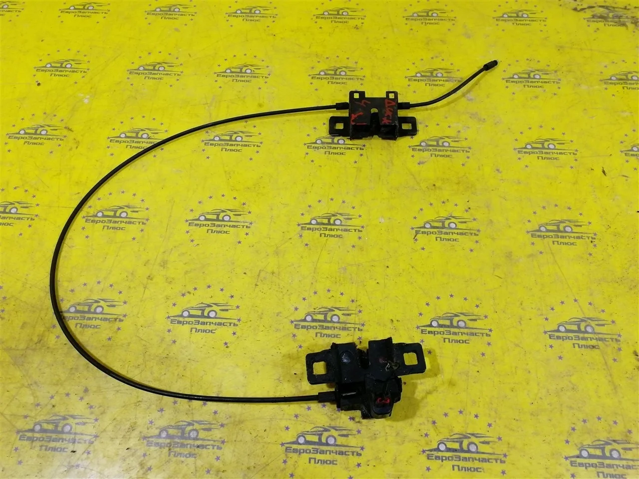 Замок капота Land Rover Discovery 4 LR050992 L319