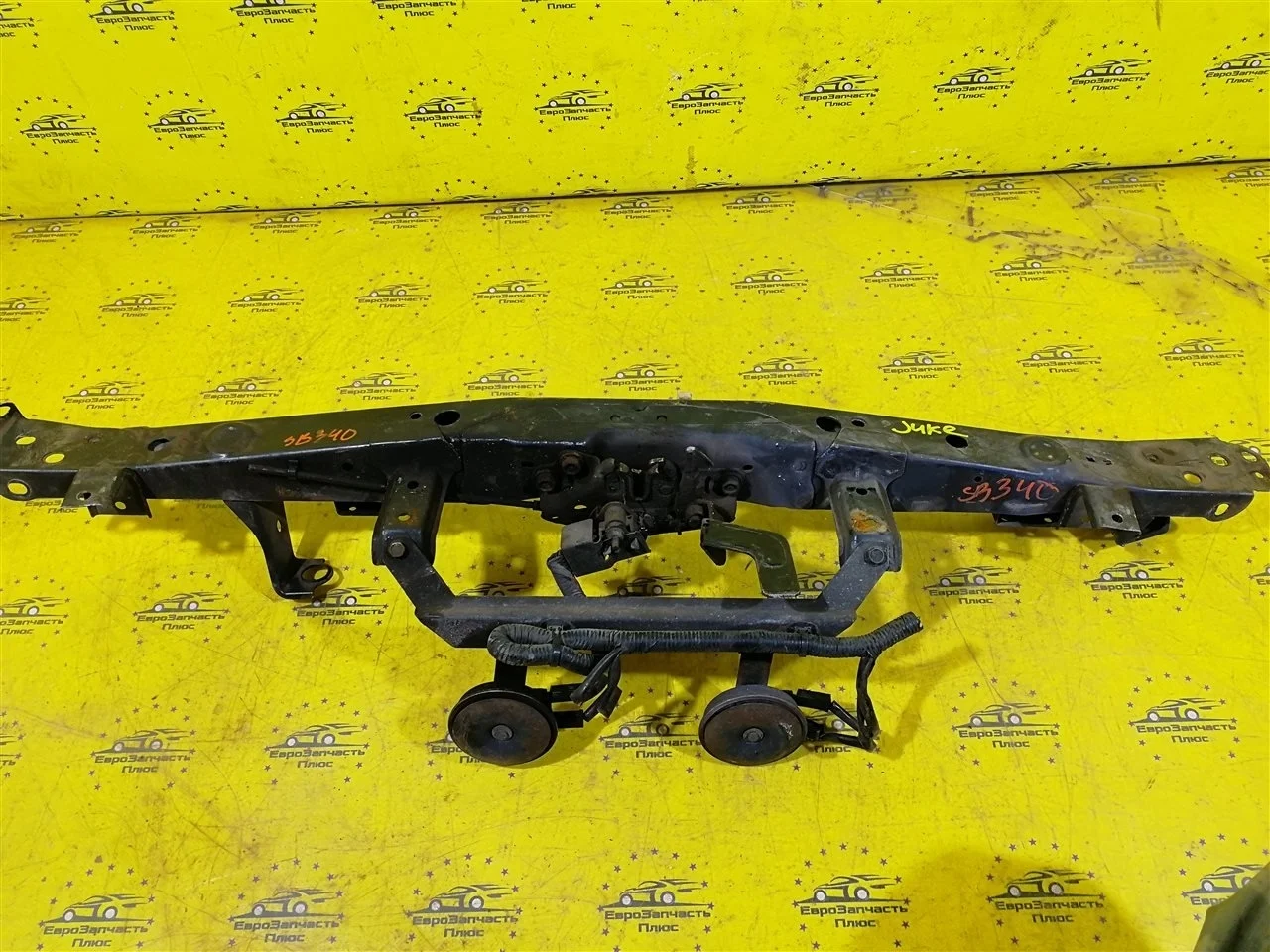 Рамка радиатора Nissan Juke F25111KAMA F15