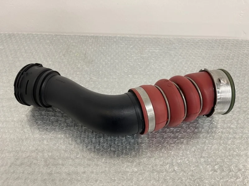 Патрубок интеркулера Bmw X5 2010 13717583716 E70 N55B30