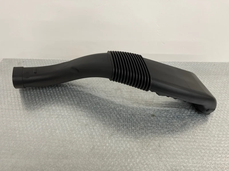 Воздуховод патрубок воздушного фильтра Bmw X5 2011 13717577447 E70 N63B44A