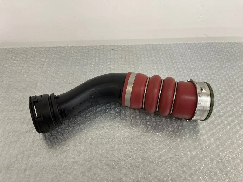 Патрубок интеркулера Bmw X5 2012 13717583716 E70 N55B30