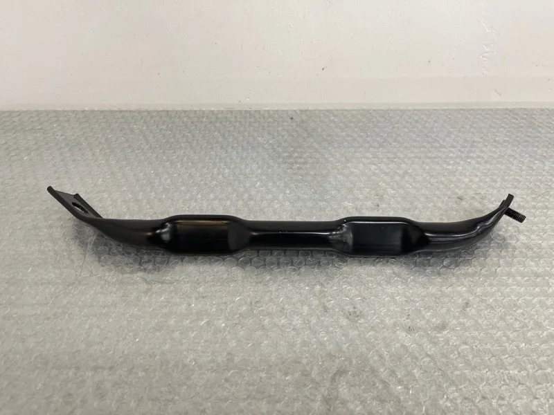 Растяжка кронштейн усилитель переднего бампера Bmw X5 2008 51717159588 E70 N62B48, передняя правая