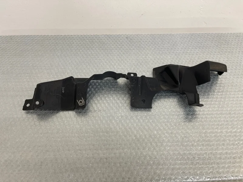 Защита кожух рулевого механизма BMW X5 2011 51757160237 E70 N55B30, передняя левая