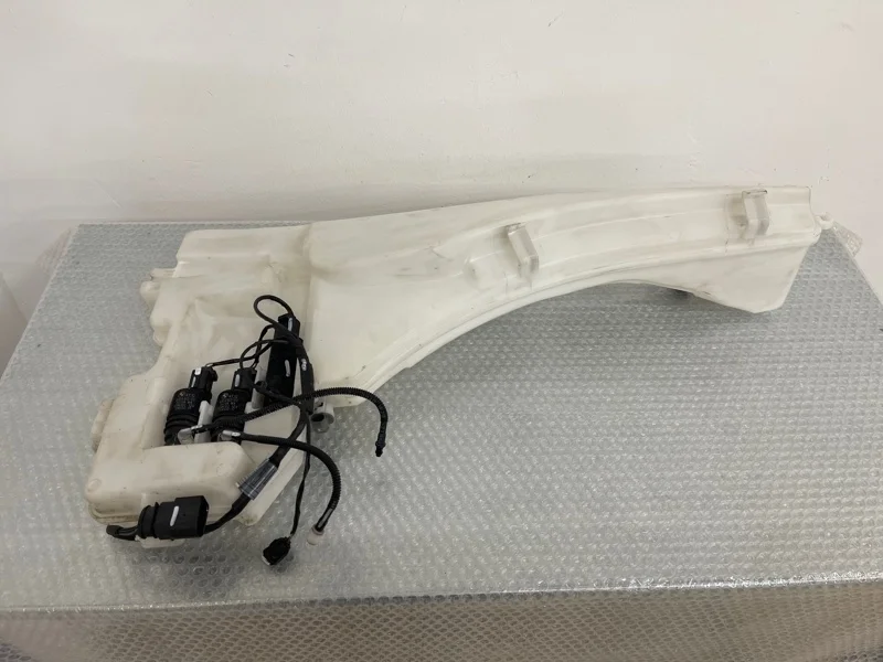 Бачок стеклоомывателя BMW X5 2011 61677161477 E70 N55B30