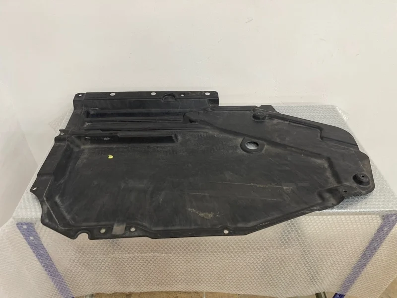 Защита топливного бака BMW X5 2011 51757158406 E70 N55B30, правая