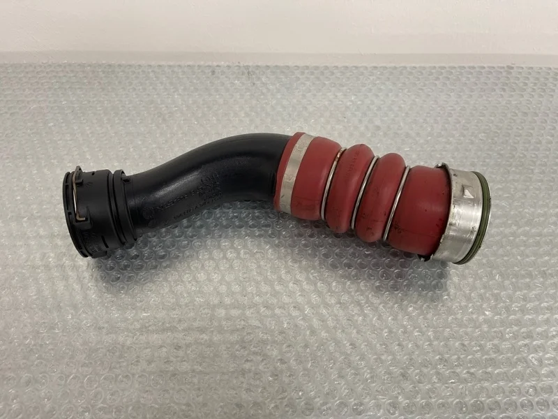 Патрубок интеркулера Bmw X5 2012 13717583716 E70 N55B30