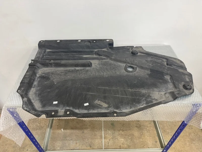 Защита топливного бака BMW X5 2012 51757158406 E70 N55B30, правая