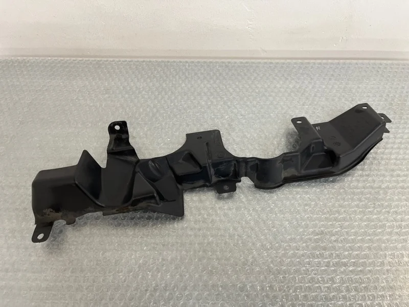 Защита кожух рулевого механизма BMW X5 2012 51757160237 E70 N55B30, передняя левая