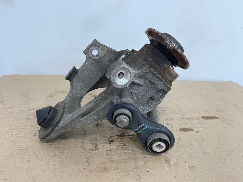 Кулак Bmw X5 2010 33326879101 E70 N55B30, задний левый