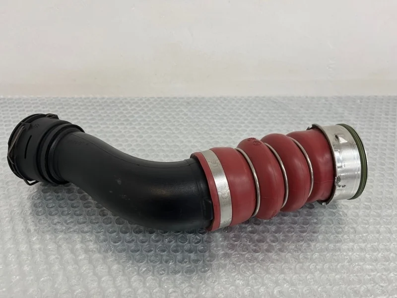Патрубок интеркулера Bmw X5 2012 13717583716 E70 N55B30