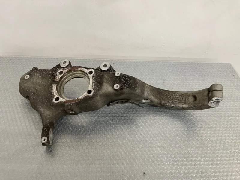 Кулак поворотный BMW X5 2010 31216773784 E70 N55B30, передний правый