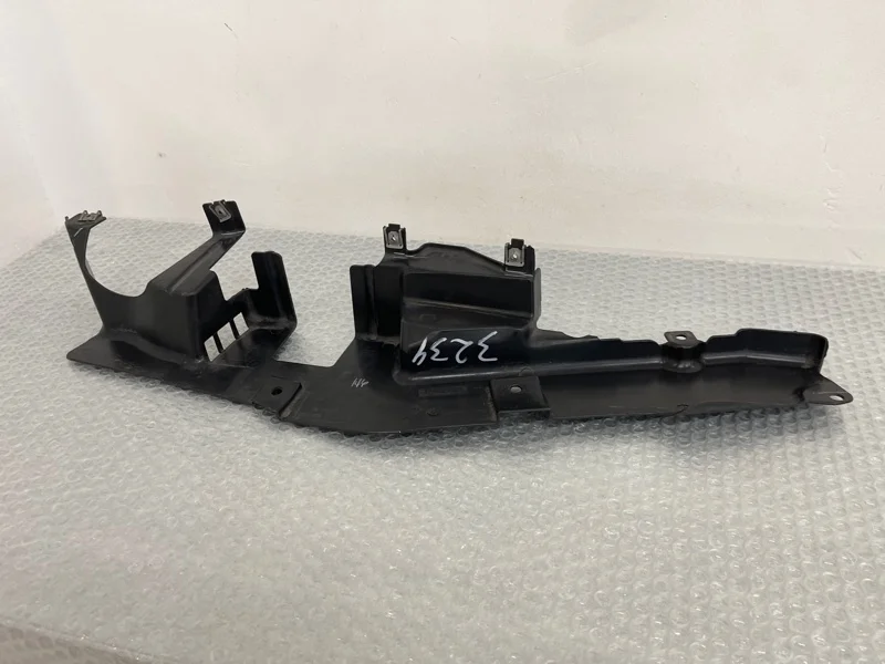 Защита кожух рулевого механизма BMW X5 2012 51757160240 E70 N55B30, передняя правая