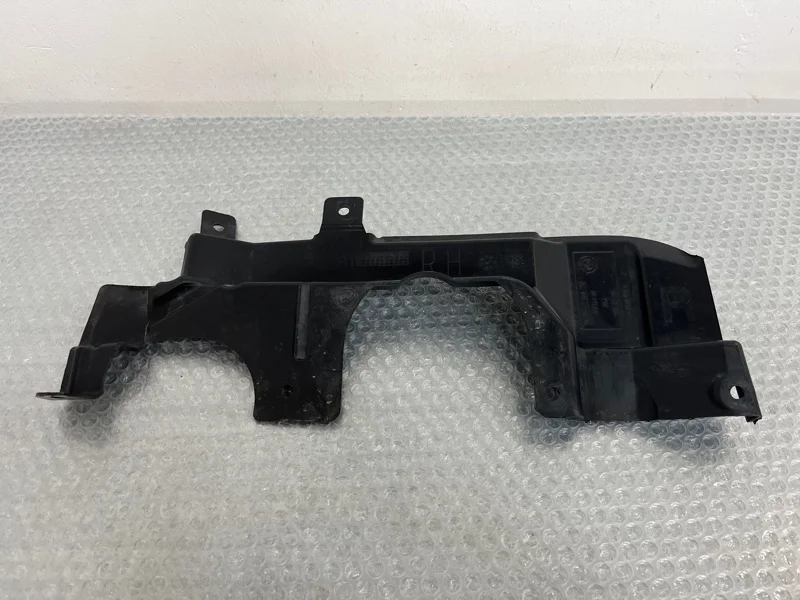 Защита кожух рулевого механизма BMW X5 2012 51757160238 E70 N55B30, передняя правая