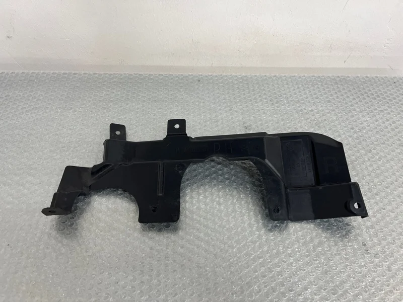 Защита кожух рулевого механизма BMW X5 2012 51757160238 E70 N55B30, передняя правая