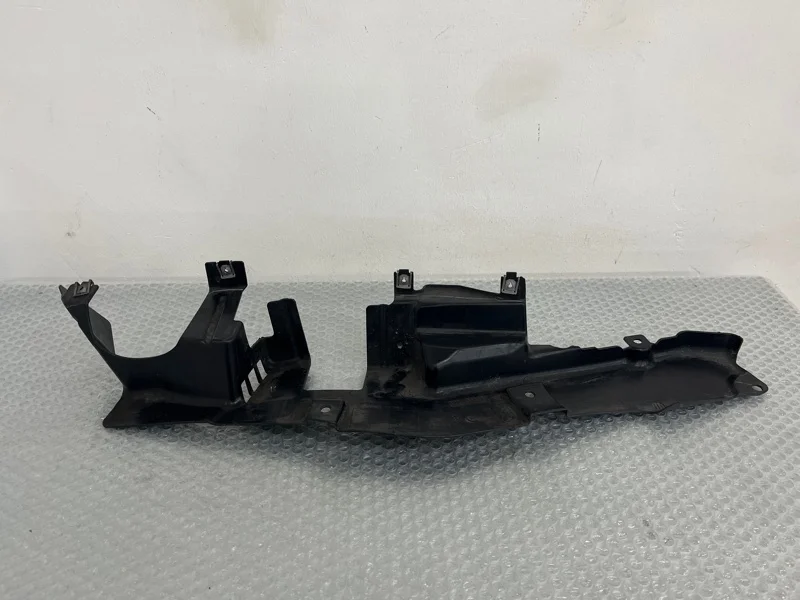 Защита кожух рулевого механизма BMW X5 2012 51757160240 E70 N55B30, передняя правая