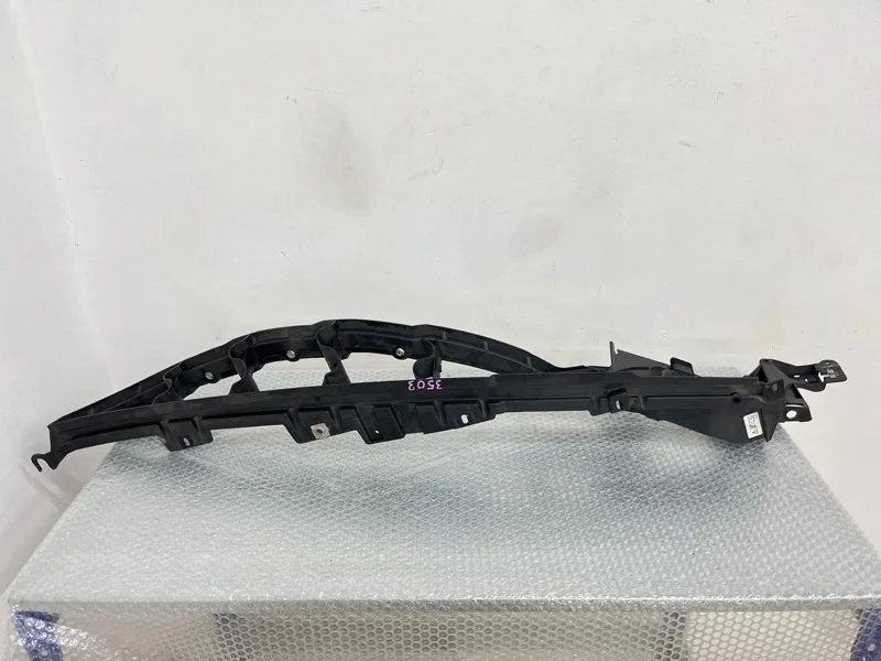 Кронштейн крыла верхний BMW X5 2012 51657157989 E70 N55B30, левый