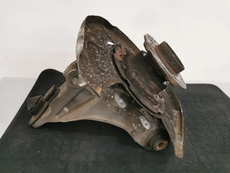 Кулак BMW X5 2011 33326879102 E70 N55B30, задний правый