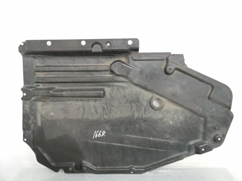 Защита топливного бака BMW X5 2011 51757158406 E70 N55B30, правая