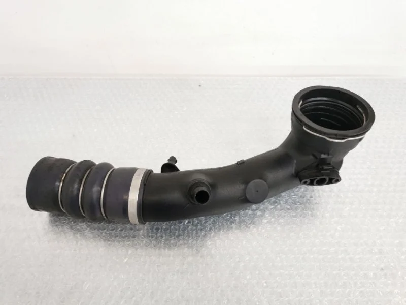 Воздуховод патрубок наддувочного воздуха BMW X5 2011 13717588268 E70 N55B30