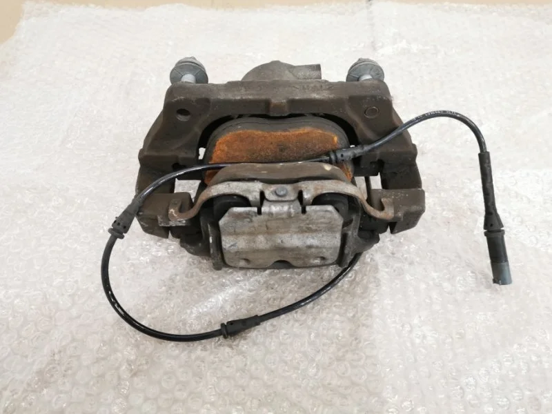 Суппорт тормозной BMW X5 2011 34116776783 E70 N55B30, передний левый