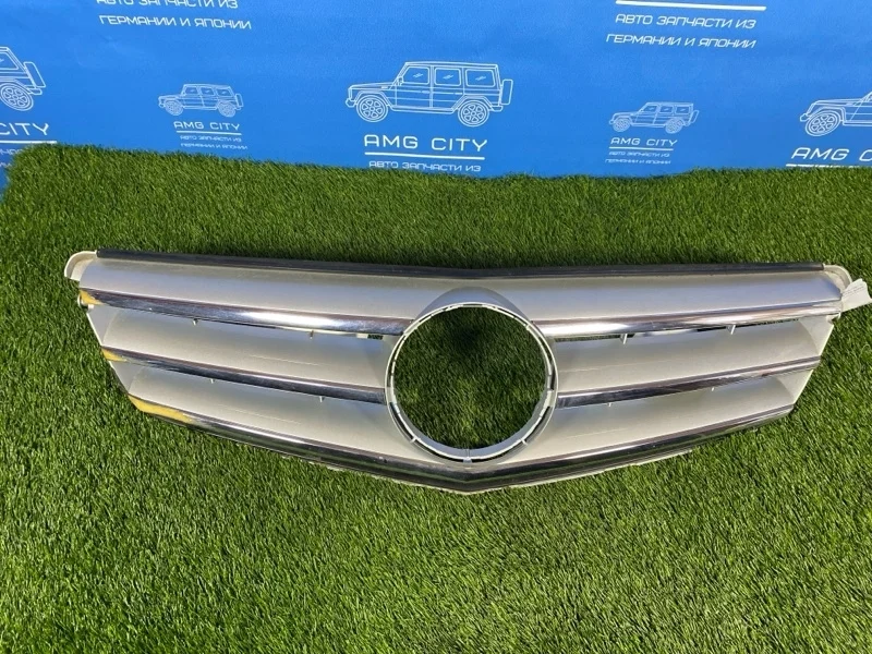 Решетка радиатора Mercedes-Benz C-class W204