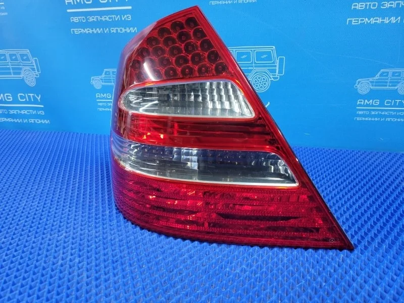 Фонарь задний задний левый Mercedes-Benz E-class