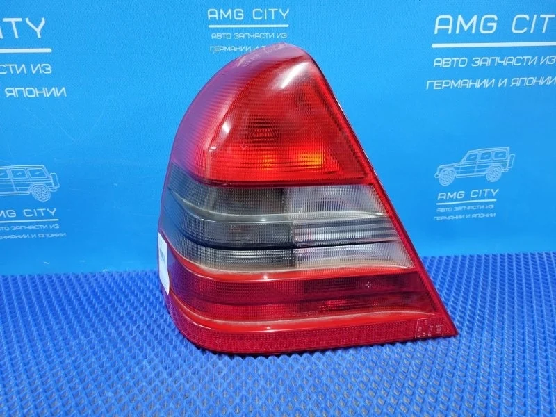 Фонарь задний левый Mercedes-Benz C-class W202
