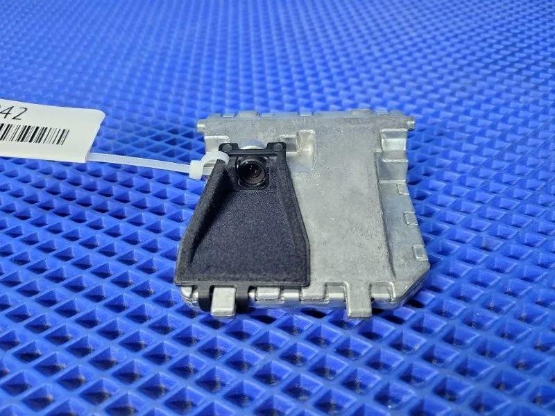 Камера переднего вида Mercedes-Benz A-class W176