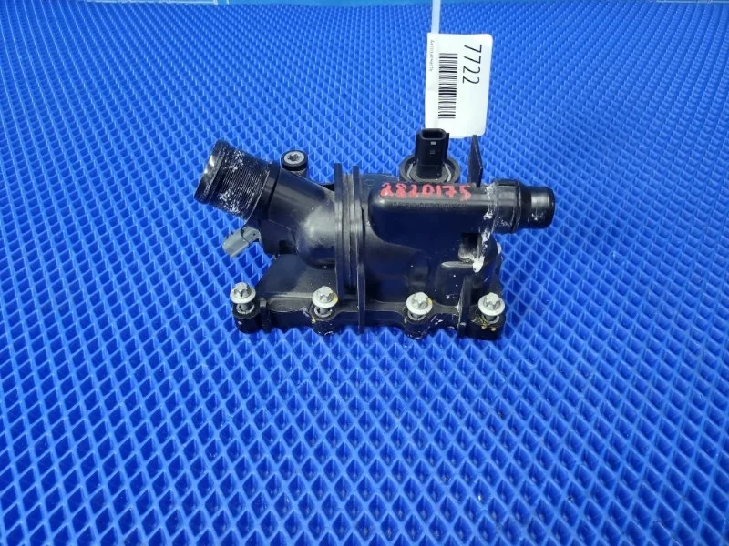 Термостат Mercedes-Benz A-class W177 OM654920 2021