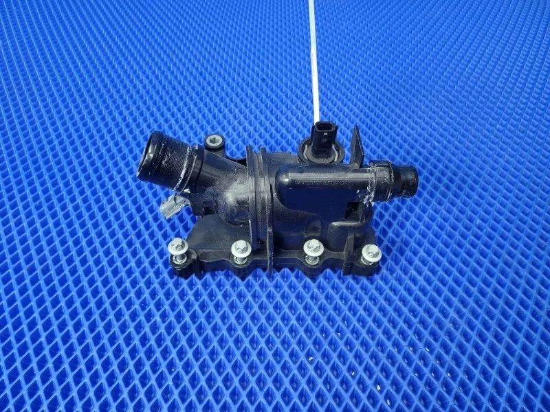 Термостат Mercedes-Benz A-class W177 OM654920 2021